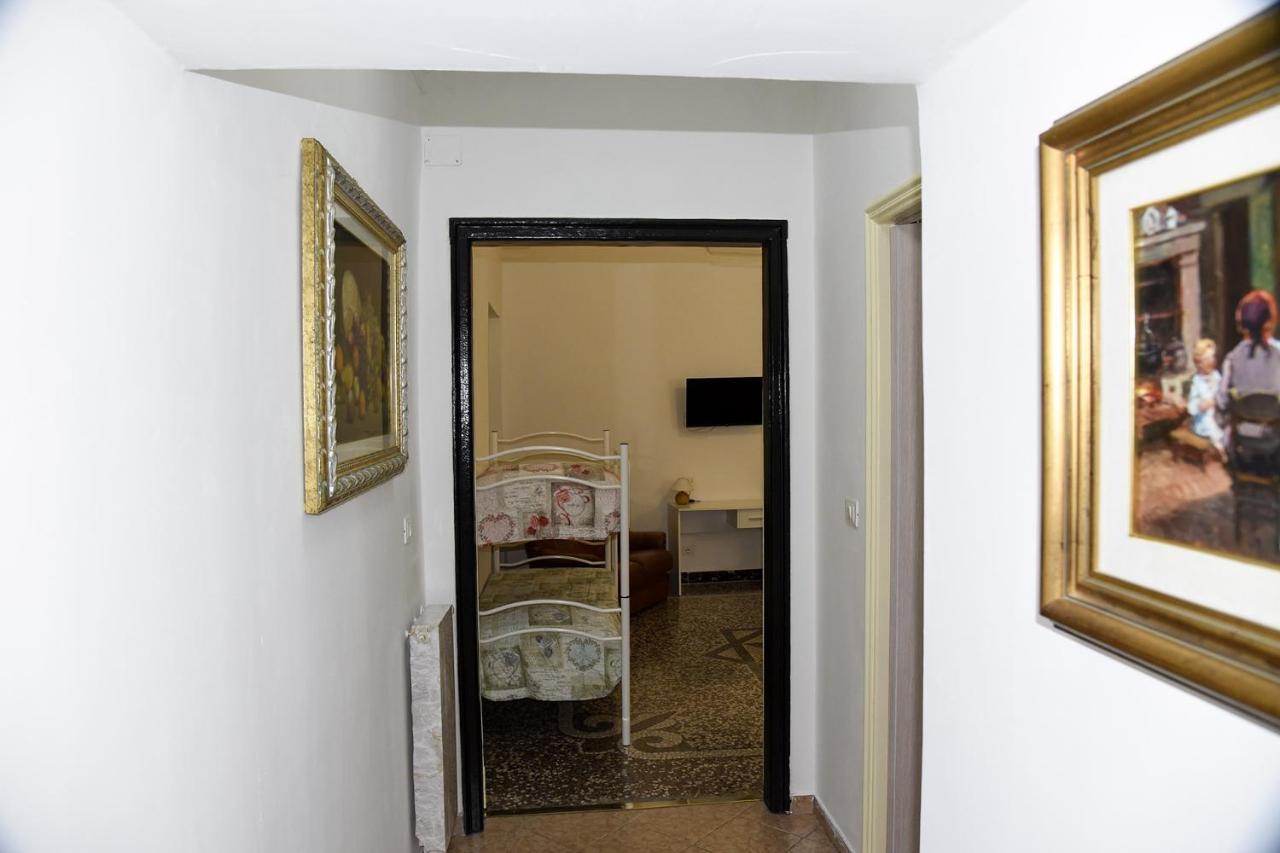 Katiuscia'S Little Corner Apartment La Spezia Bagian luar foto