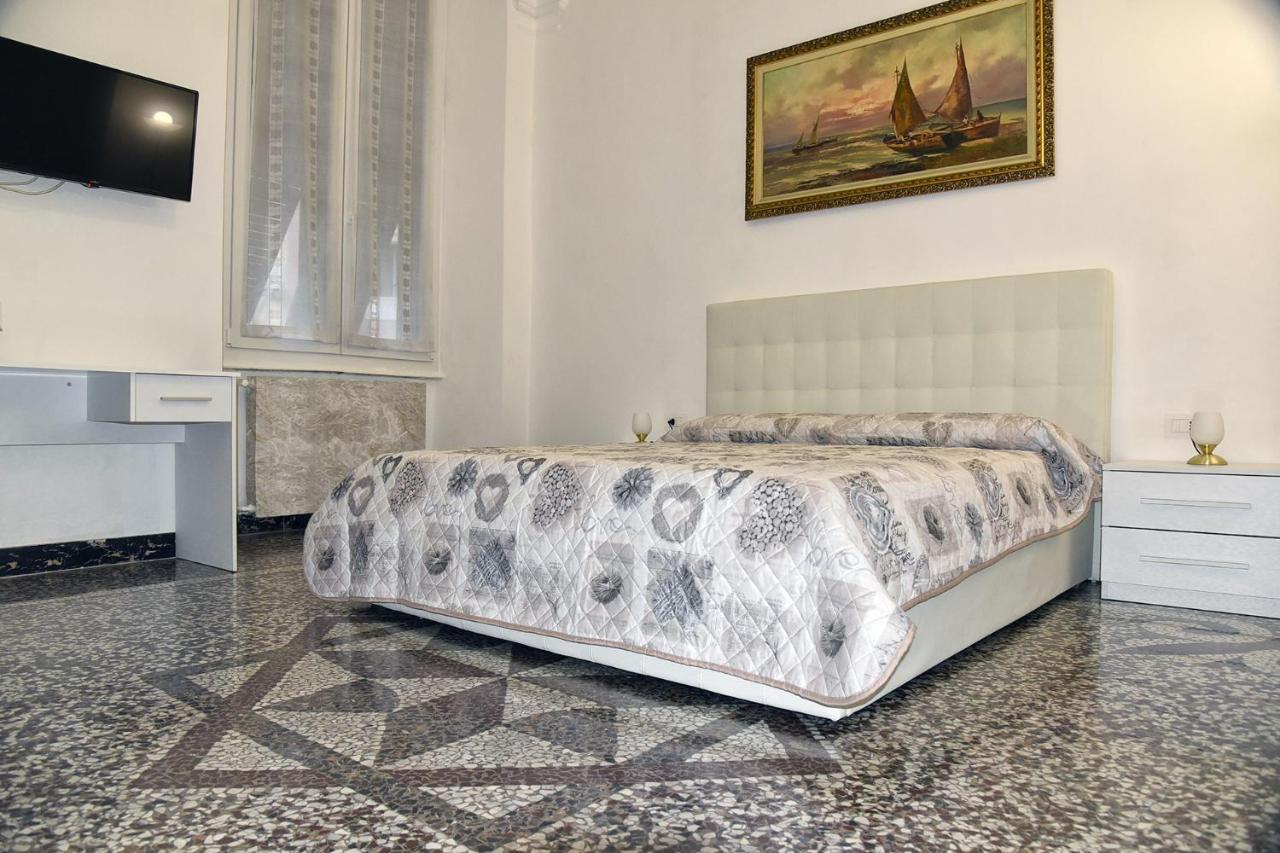 Katiuscia'S Little Corner Apartment La Spezia Bagian luar foto