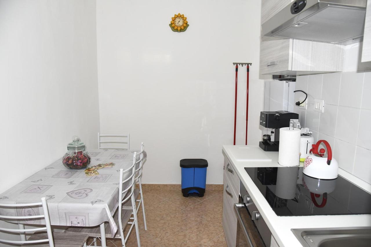 Katiuscia'S Little Corner Apartment La Spezia Bagian luar foto