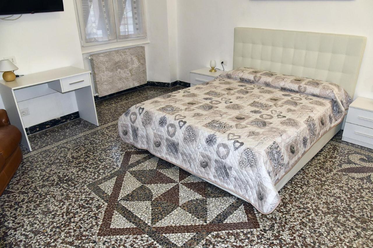 Katiuscia'S Little Corner Apartment La Spezia Bagian luar foto