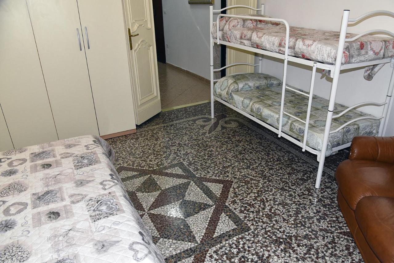 Katiuscia'S Little Corner Apartment La Spezia Bagian luar foto
